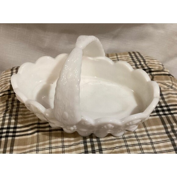 Vintage Westmoreland Milk Glass Grape & Vine Split Handle Basket/Candy Dish - Picture 3 of 12